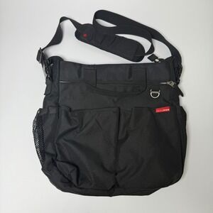 Skip Hop Black Diaper Bag Tote Adjustable Pockets Pregnancy Motherhood‎